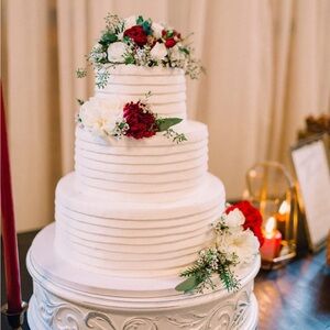 Antique style scroll cake stand- white 
17" diameter